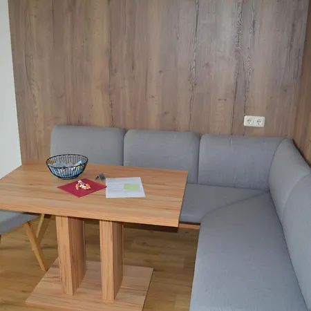 Апартаменты Gaestehaus Huber