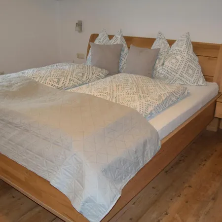 Апартаменты Gaestehaus Huber